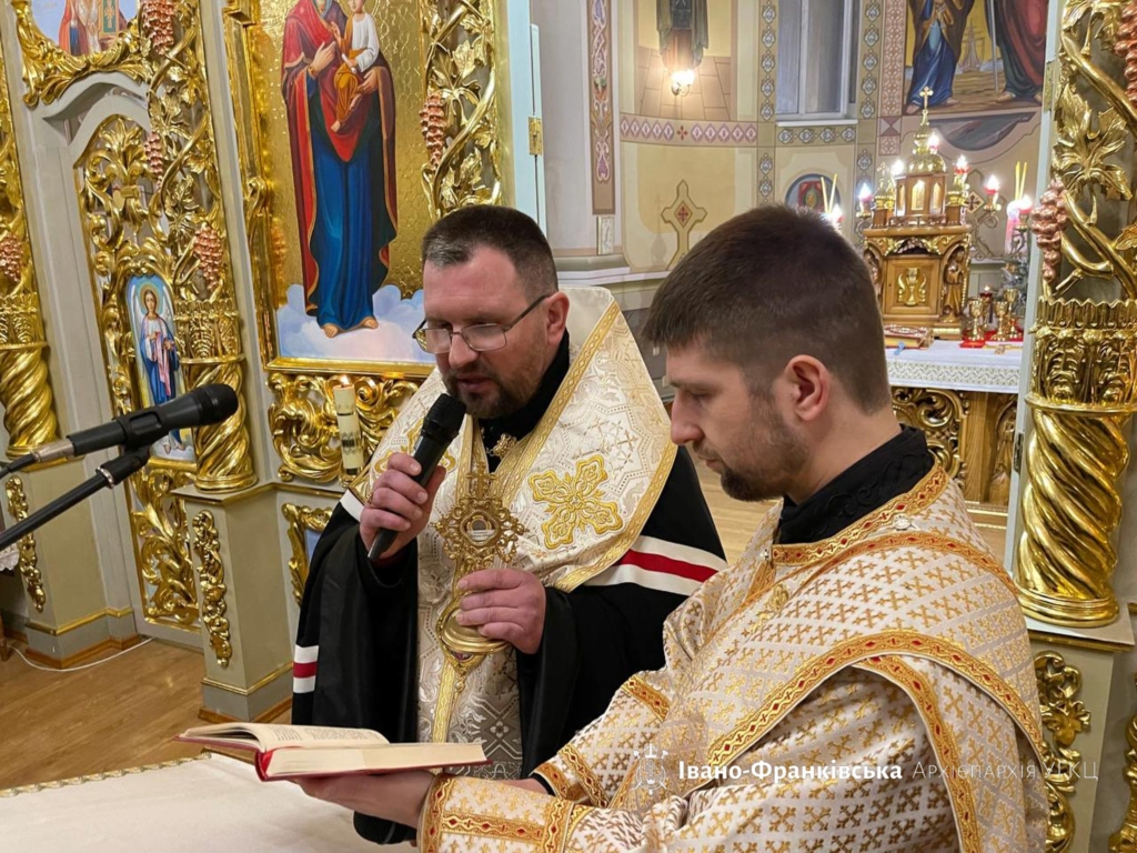 Перші цьогоріч моління у паломницькому центрі на Прикарпатті очолив єпископ з Донеччини 2