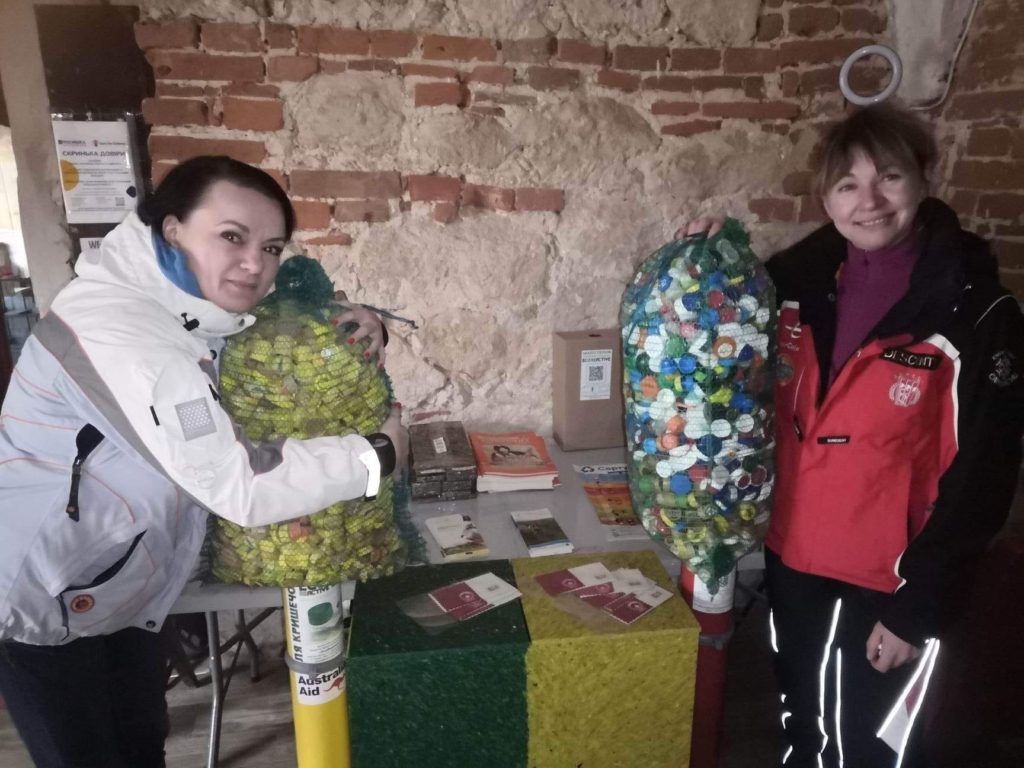 Активісти EcoREactive переробили півтори тонни пластикових кришечок і взяли ще 500 кг 1