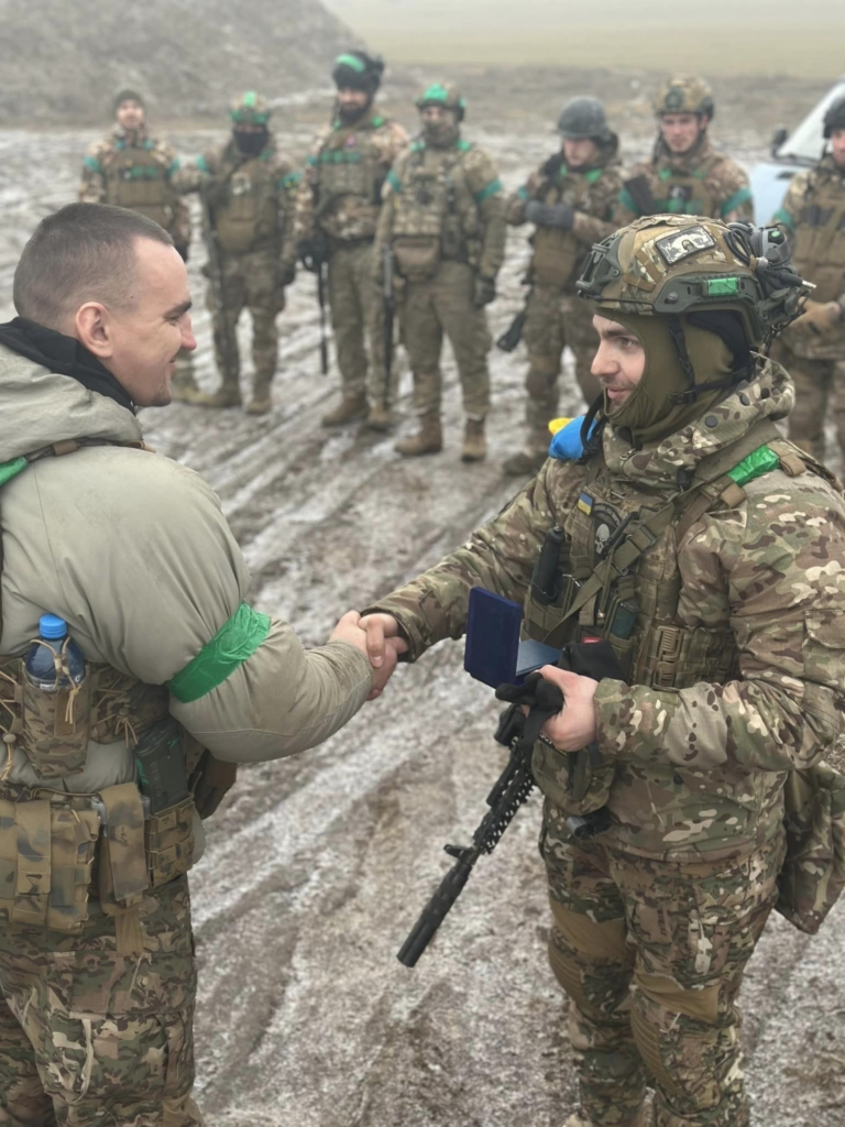 Залужний нагородив "Сталевим хрестом" кулеметника з Прикарпаття Віталія Книгницького 2