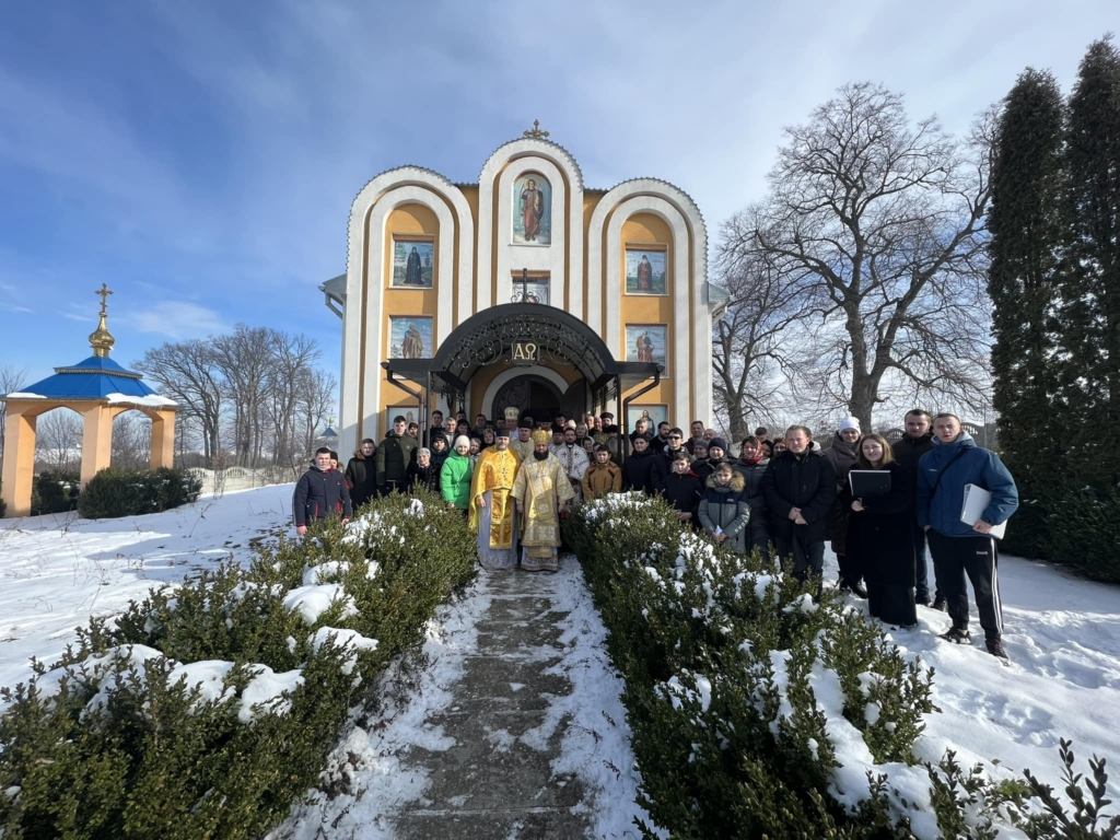 На Прикарпатті в монастирі, який раніше належав московському патріархату, відбулося перше богослужіння ПЦУ 2