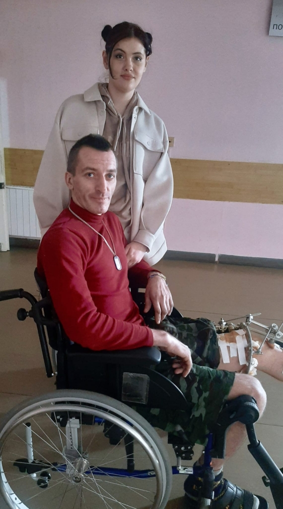 Двічі повертався з того світу: поранений прикарпатський захисник в ОКЛ повінчався з коханою 2