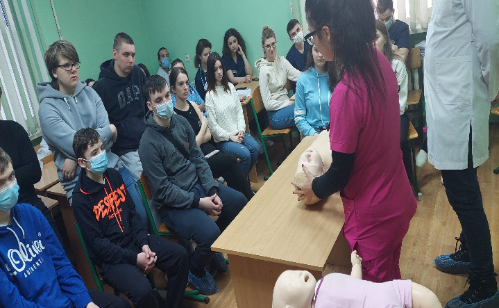 Аспіранти ІФНМУ проведуть тренінги з невідкладної допомоги для старшокласників у ліцеях Франківська 1