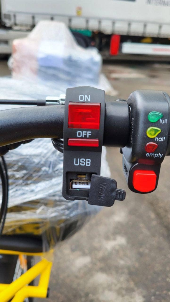 Прикарпатських листонош посадять на електробайки - дво- та триколісні 1