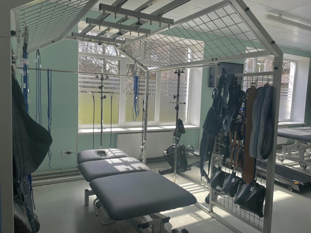 У Надвірнянській лікарні відкрили відділення реабілітації та відновлювальної медицини 2