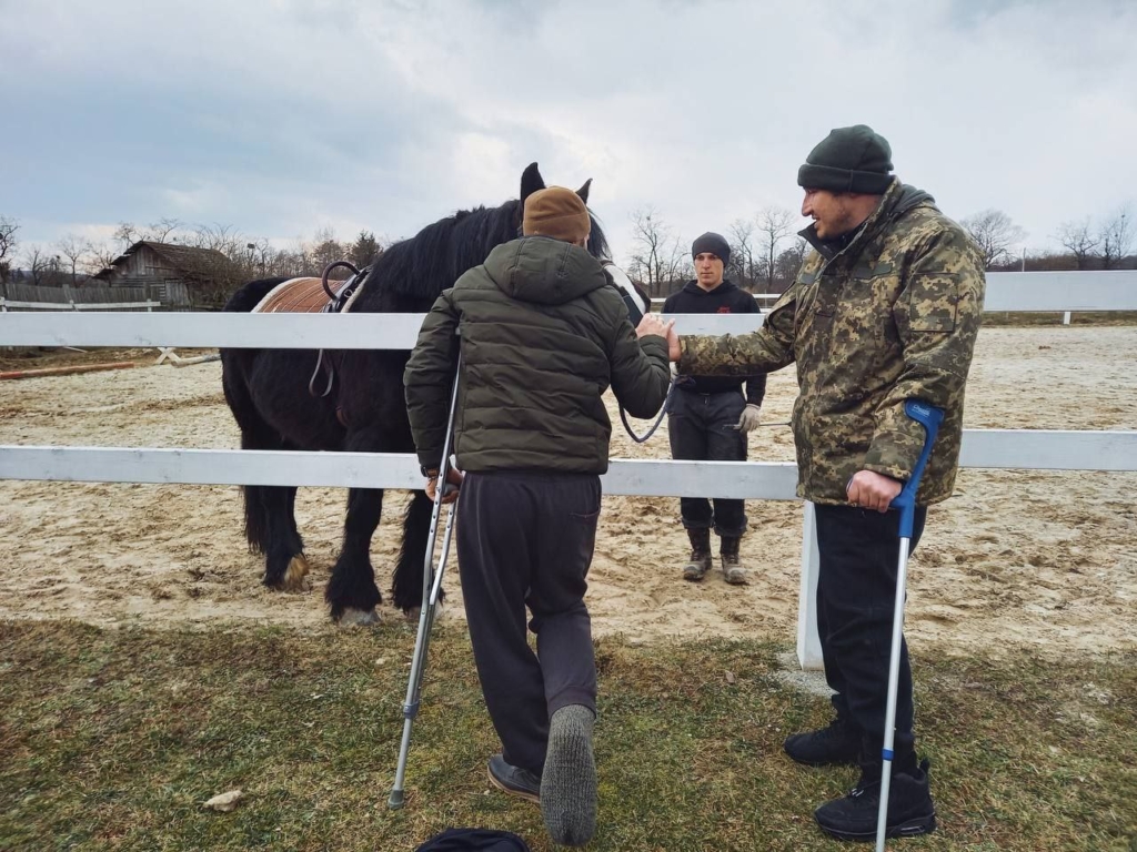 Іпотерапія, гори, театр: як на Прикарпатті відновлюються військові та переселенці 4