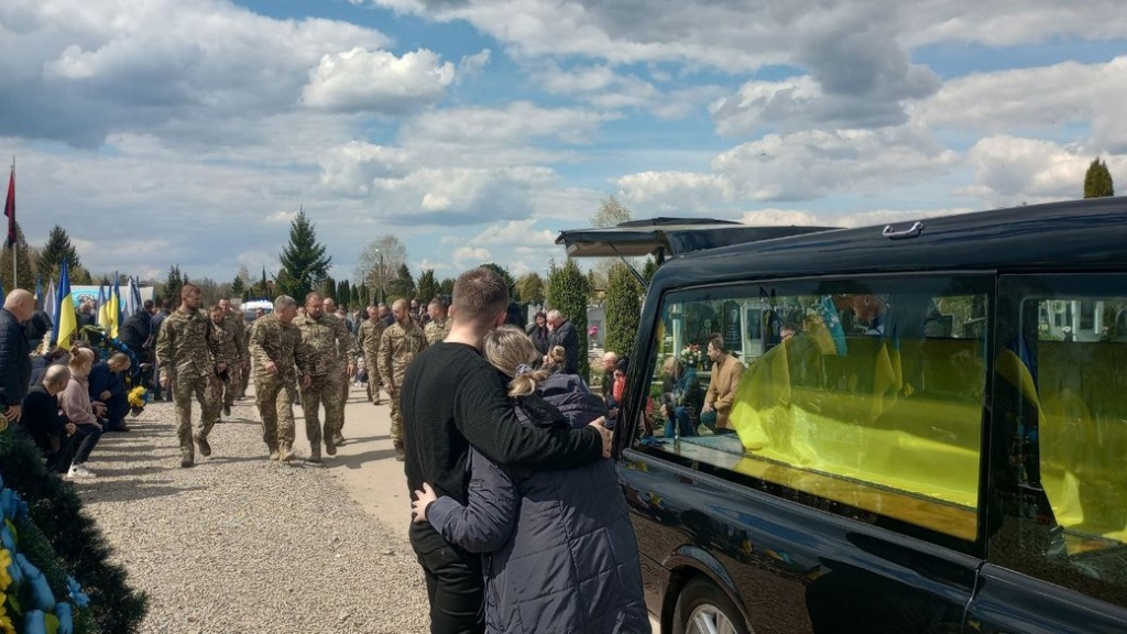 похорони бійців в Івано-Франківську на Алеї героїв