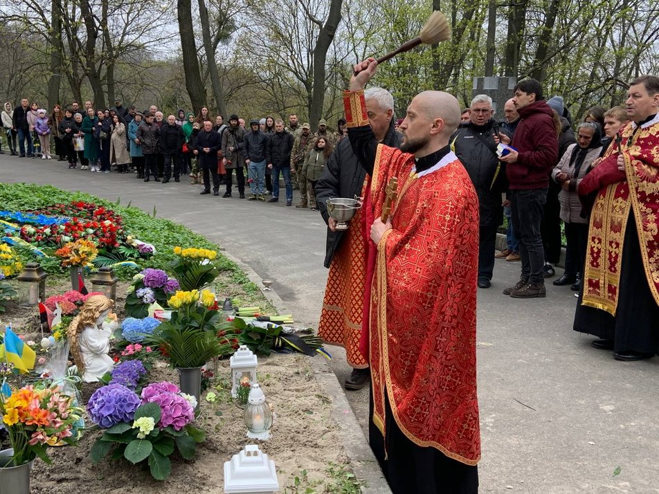 На Аскольдовій могилі у Києві вшанували пам'ять Дмитра Коцюбайла (Да Вінчі) 1