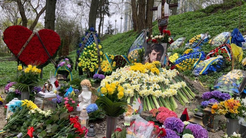 На Аскольдовій могилі у Києві вшанували пам'ять Дмитра Коцюбайла (Да Вінчі) 2
