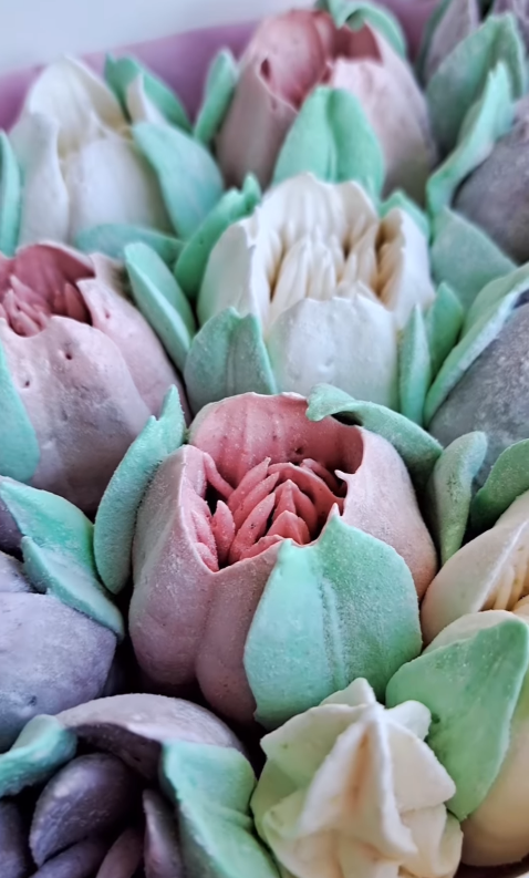 У Франківську херсонська вчителька створює зефірні букети - квіти розлітаються по світу 2