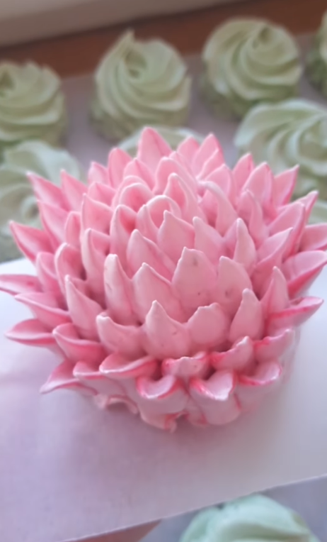 У Франківську херсонська вчителька створює зефірні букети - квіти розлітаються по світу 3