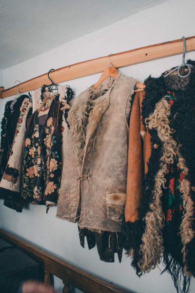 Прикарпатець удома створив музей та збирає старожитності 3