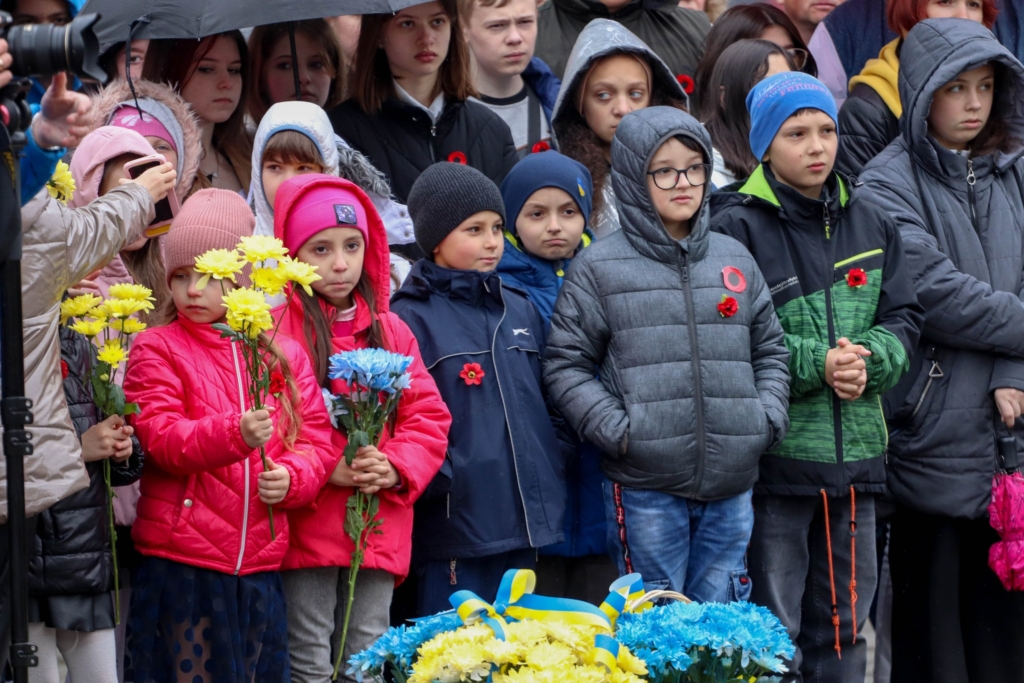У Калуському ліцеї відкрили меморіальні дошки захисникам Віктору Паньківу й Ігорю Чошку 3