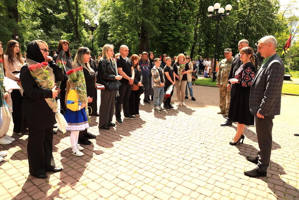 День пам'яті: у Франківську вшанували жертв політичних репресій і захисників 1