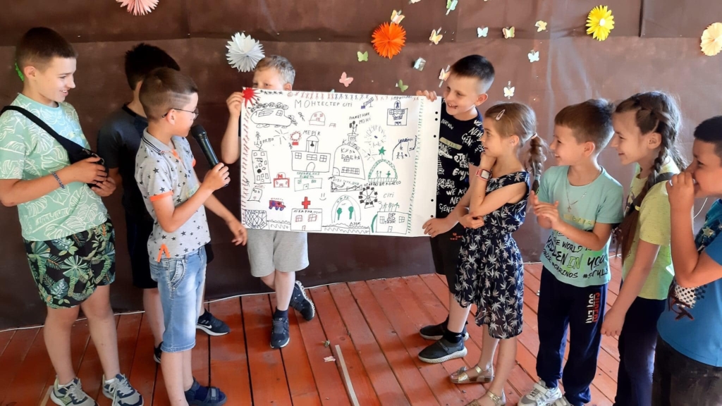 Резиденція Святого Миколая в Грушеві відкрила двері для дітей на все літо 2