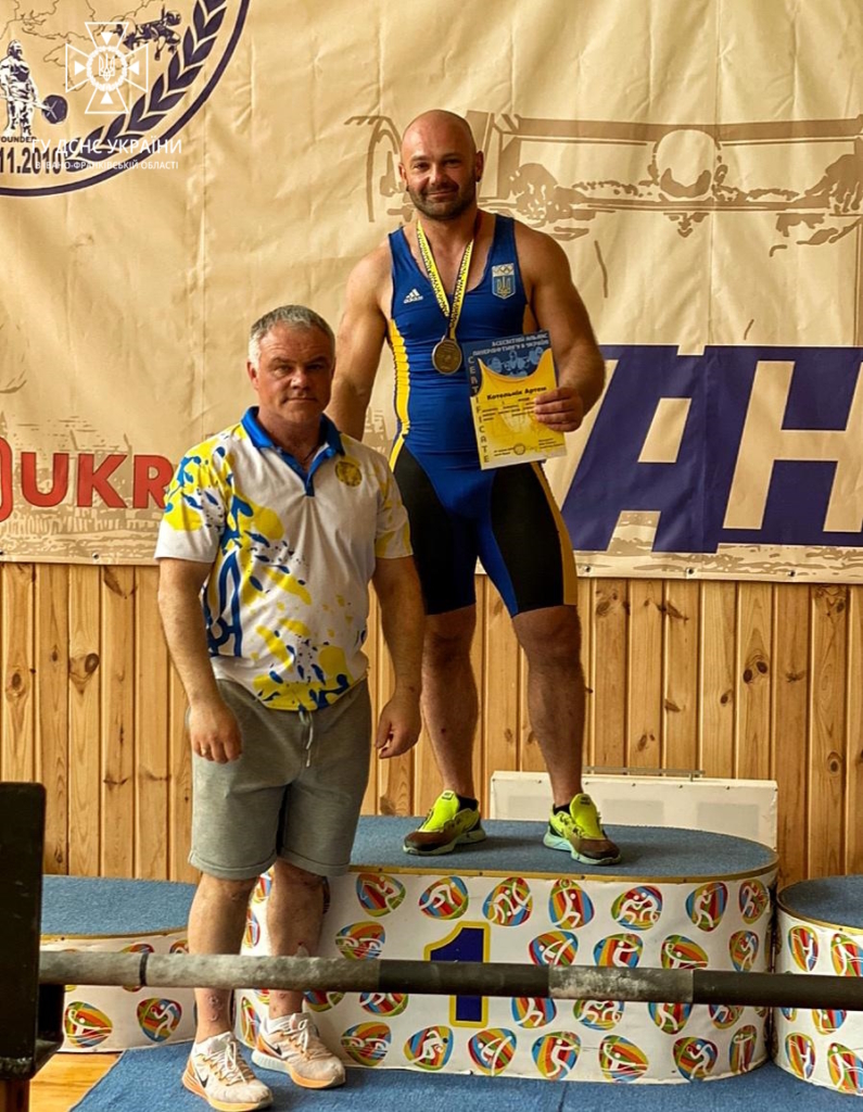 Прикарпатський пожежник встановив рекорд України на чемпіонаті з пауерліфтингу 1