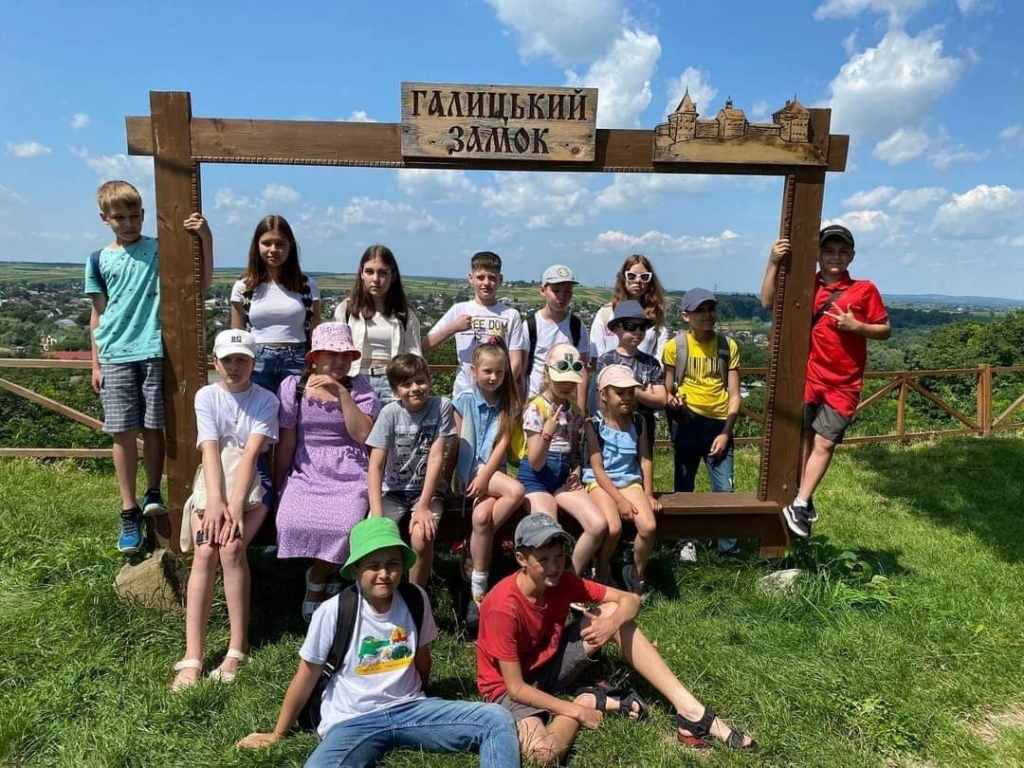 Для дітей-переселенців з Луганщини на Прикарпатті організували літній табір 1
