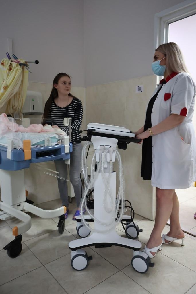 В Обласну дитячу лікарню передали УЗД-апарат для цілодобового нагляду за "поспішайками" 6