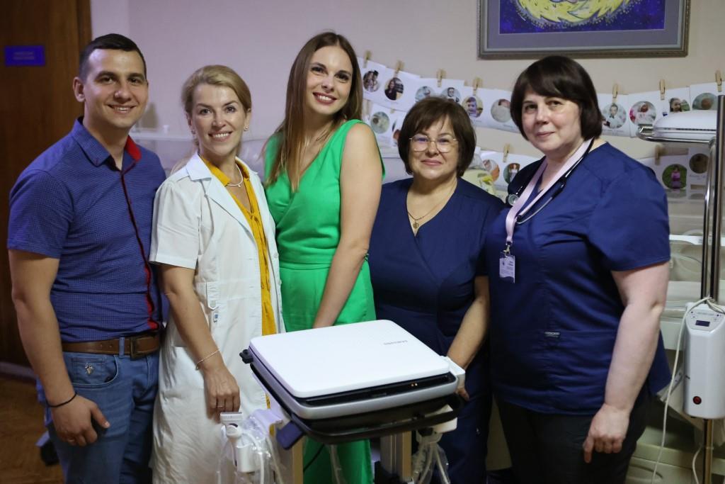 В Обласну дитячу лікарню передали УЗД-апарат для цілодобового нагляду за "поспішайками" 7