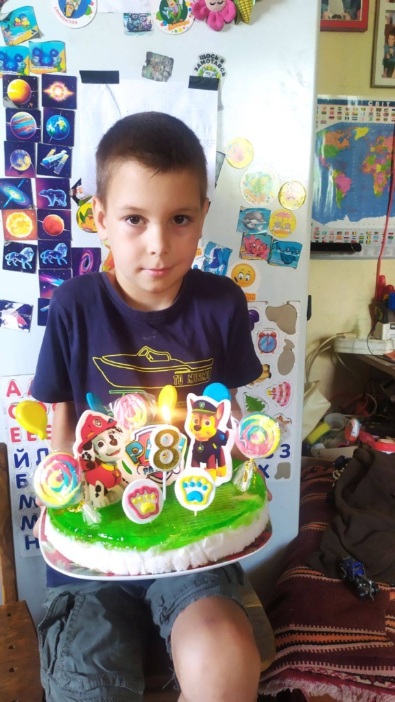 На Прикарпатті внаслідок ракетного удару рф загинув 8-річний хлопчик 3