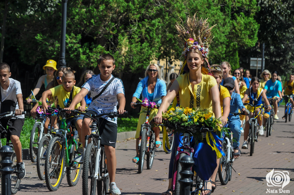 Велопарад дівчат у Франківську підтримали чоловіки 2