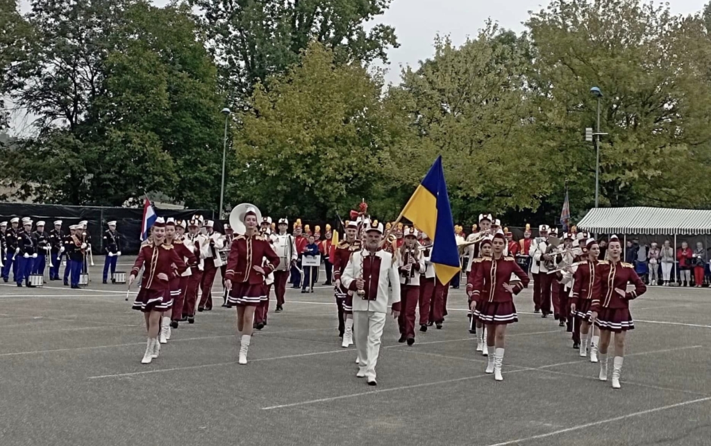 Духовий оркестр та ансамбль мажореток з Калуша представили Україну на фестивалі у Франції 1