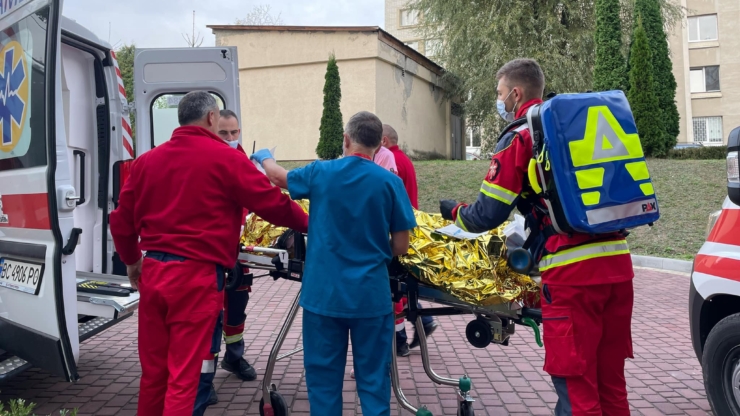 Потерпілих від вибуху нафтопроводу на Прикарпатті відправили на лікування  до Німеччини | Курс