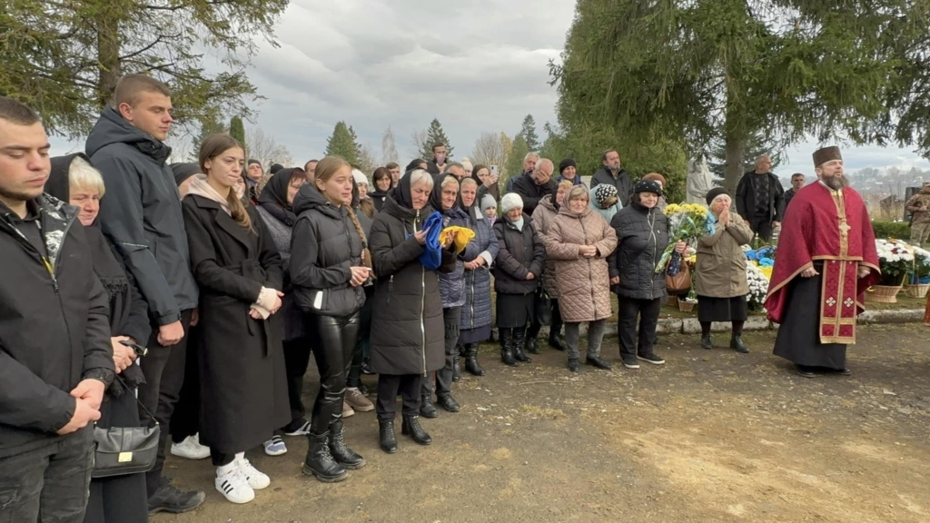 У Надвірній провели в останню дорогу захисника Ігоря Яцка 2