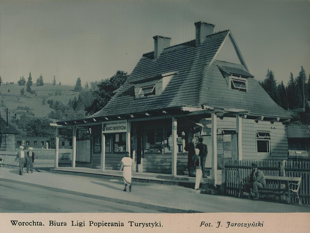 В 1936 році у Ворохьі відкрили перше туристичне бюро