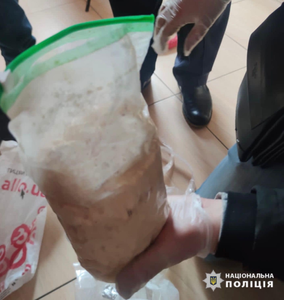 У 29-річного надвірнянця вилучили наркотики в особливо великих рохмірах
