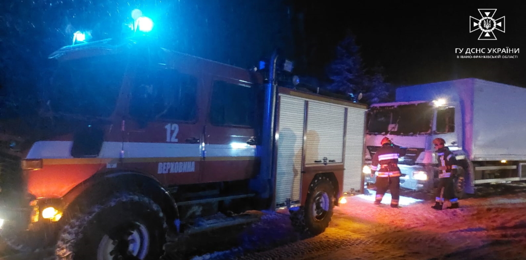 ДСНС витягує транспорт із заметів