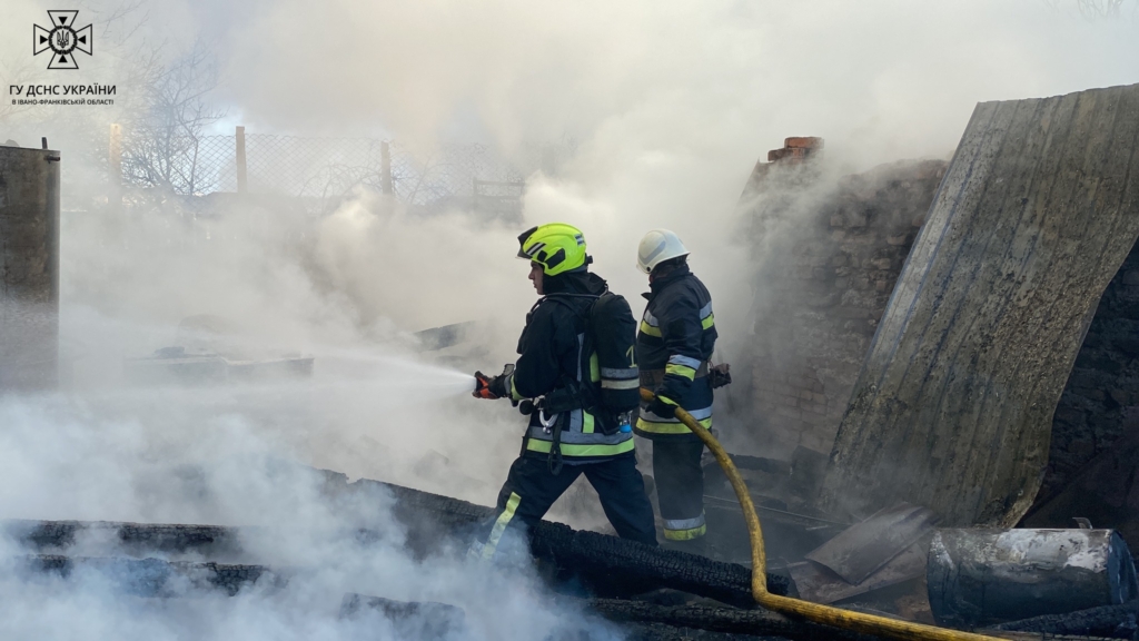 Пожежники врятували від вогню будинок у Лисецькій громаді 1