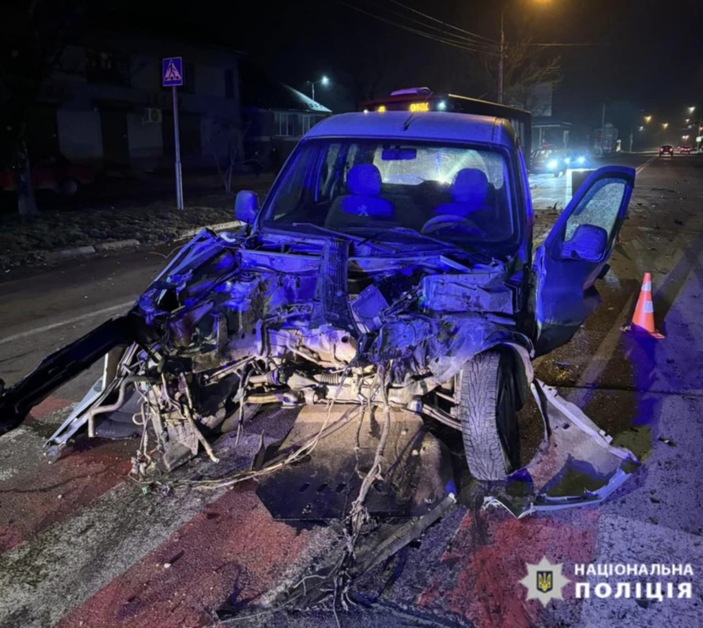 У Франківську зіткнулися дві автівки, один з водіїв у лікарні 1