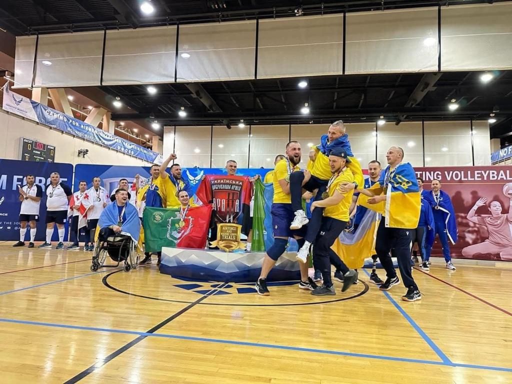 Українські ветерани з франківцем у команді посіли перше місце на змаганнях з волейболу в США 2