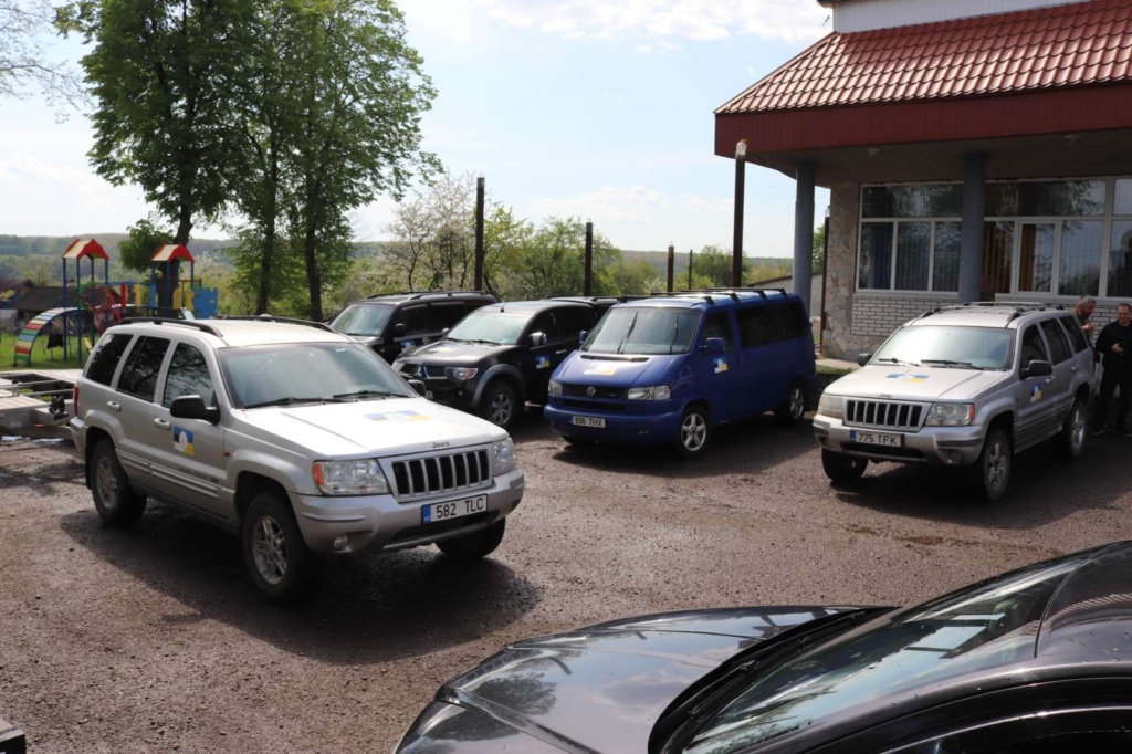 Машини на фронт з Боднарова
