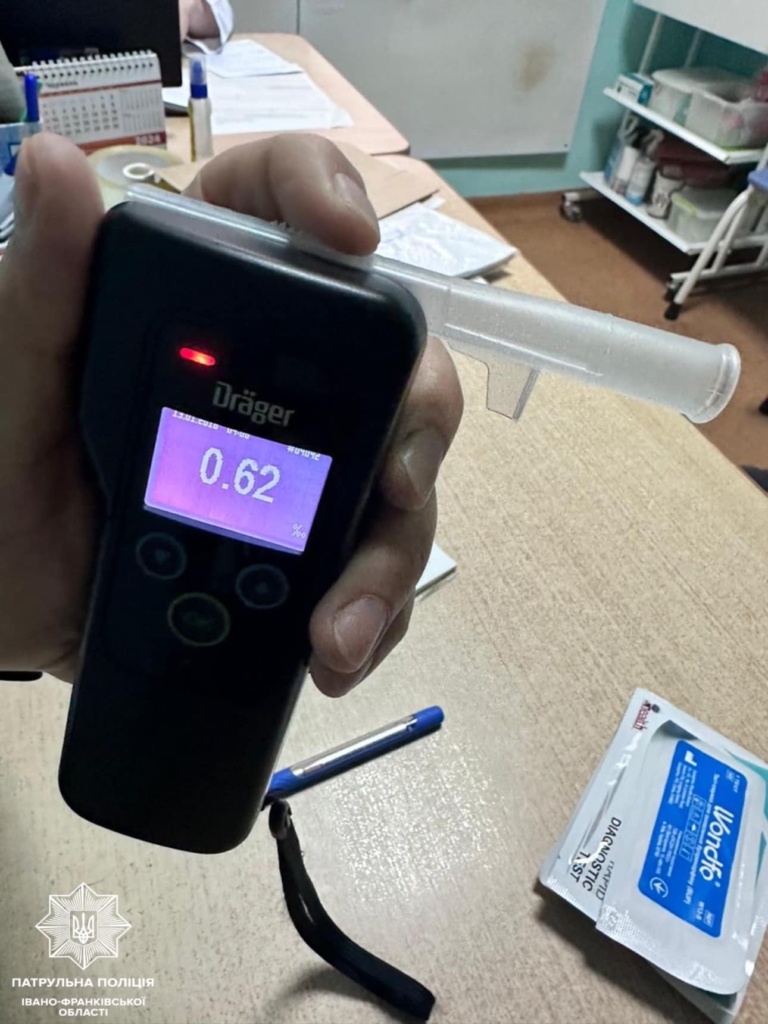 У Франківську п'яний водій без посвідчення скоїв ДТП 2