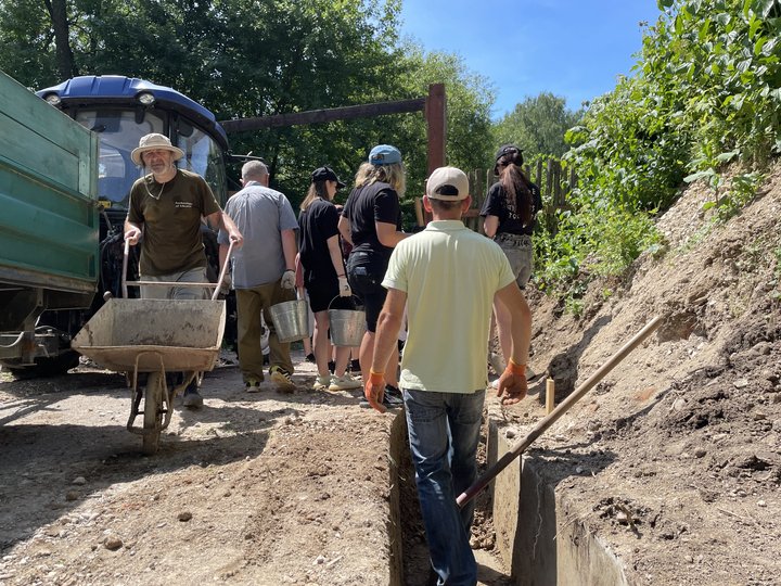 Тривають розкопки в Галицькому замку