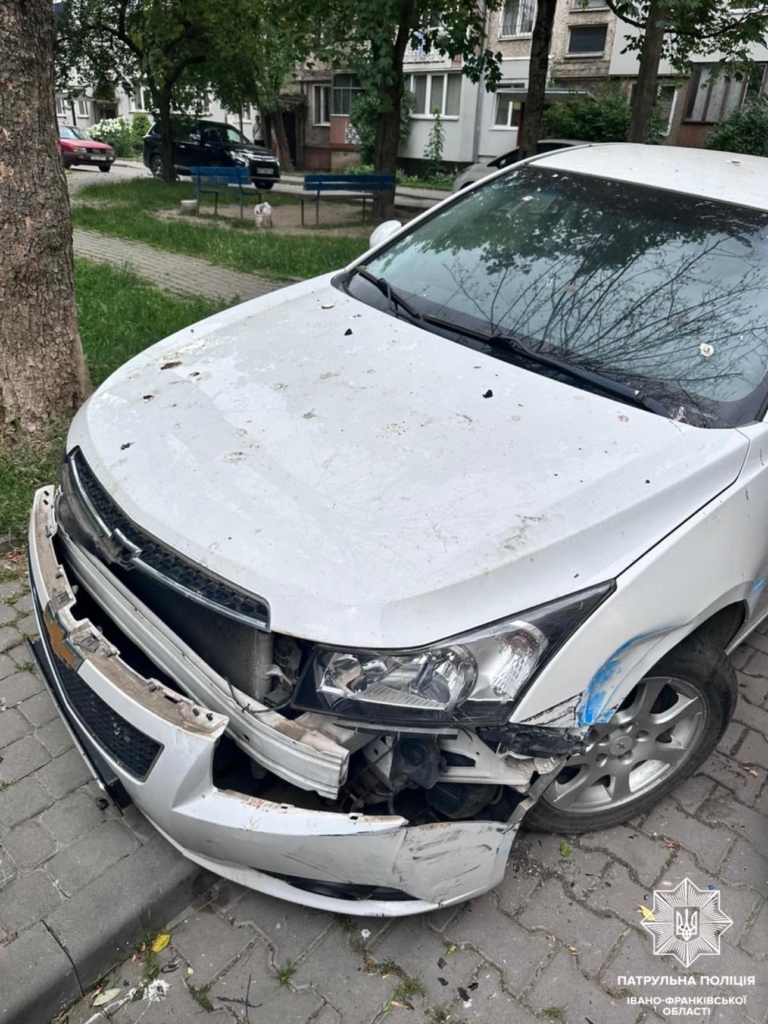 У Франківську п'яний водій без посвідчення скоїв ДТП 1