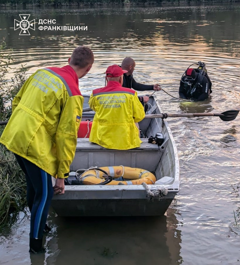 Водолази підняли тіло утопленика в Дністрі