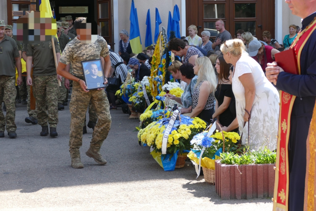 У Калуші попрощалися із ветераном та волонтером Олегом Івахнюком 1