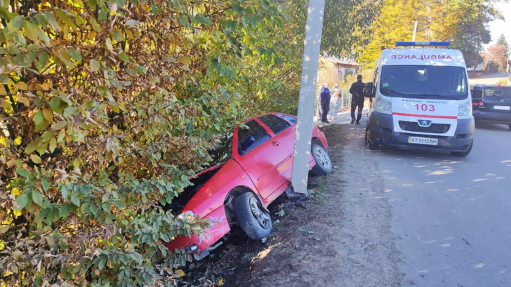 На Прикарпатті водій з 3,46 проміле алкоголю в крові врізався в електроопору