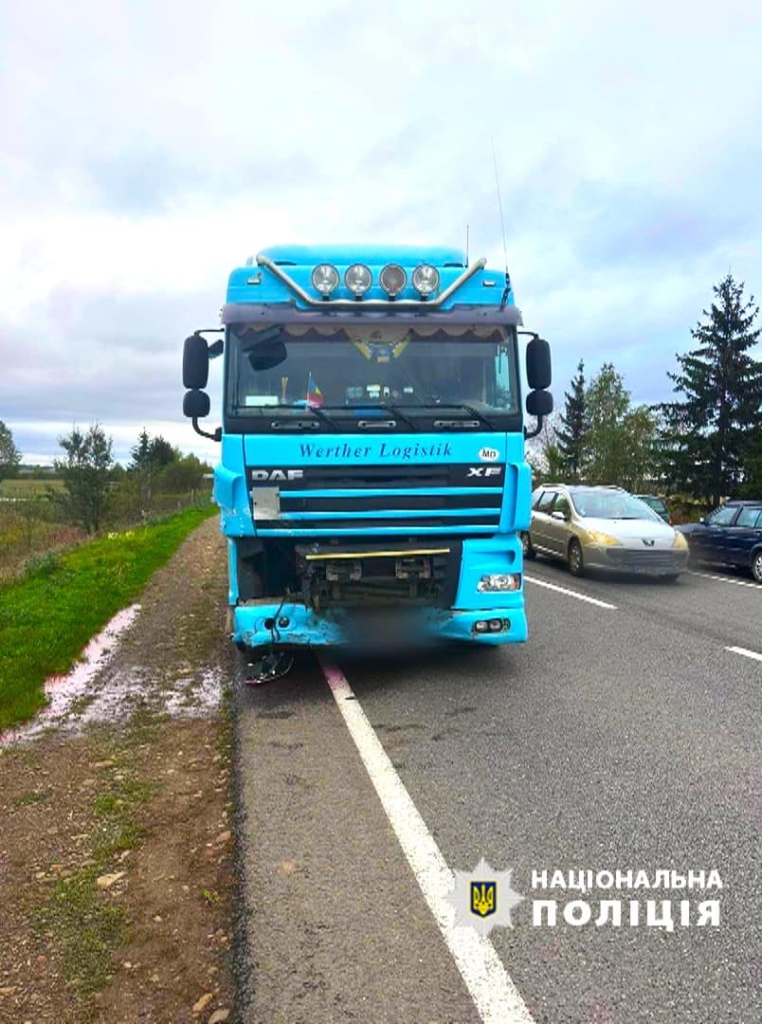 В Отинії п'яний водій в'їхав у вантажівку – двоє людей в лікарні 1