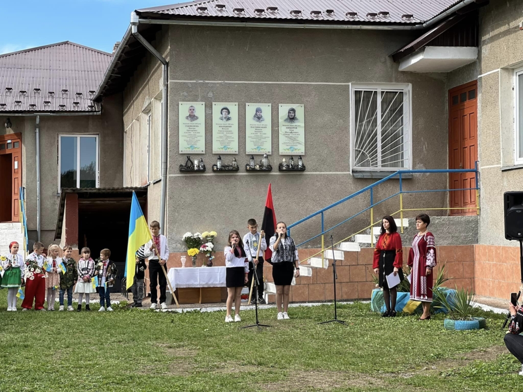 В Отинійській громаді відкрили меморіальні дошки захисникам