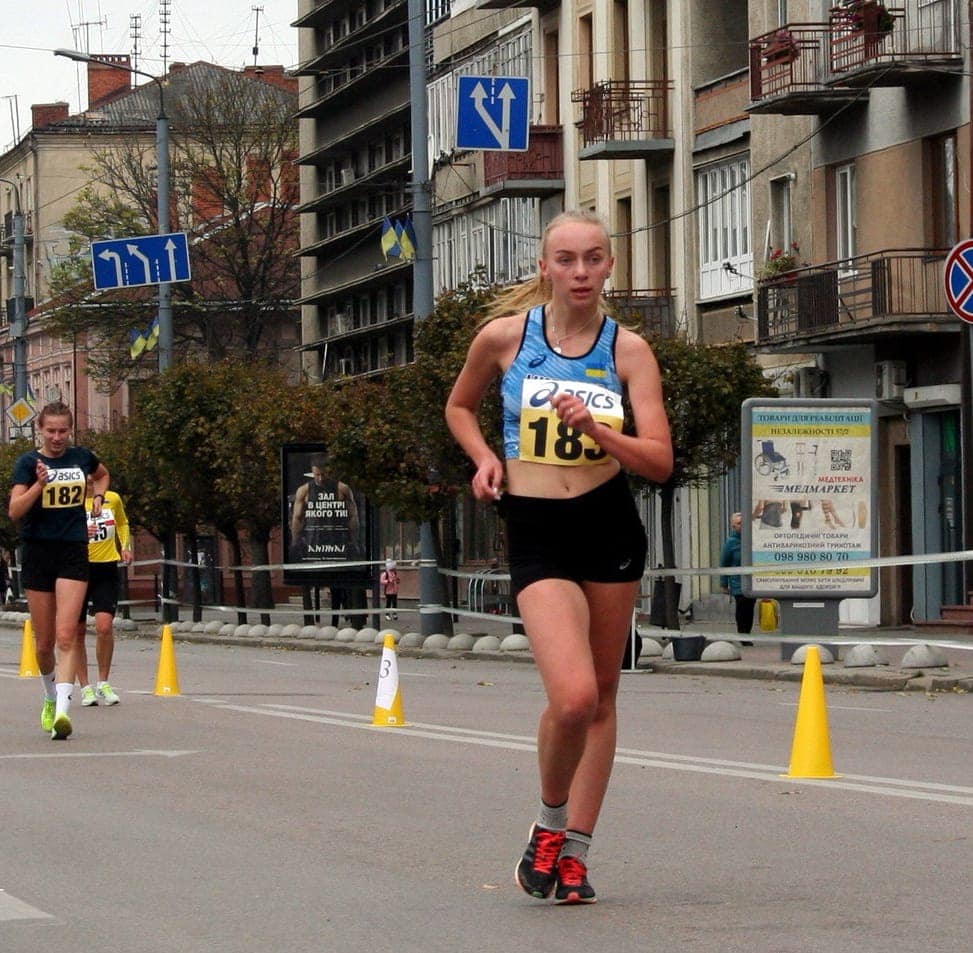 Дві прикарпатські спортсменки оновили свої рекорди на чемпіонаті України зі спортивної ходьби 2