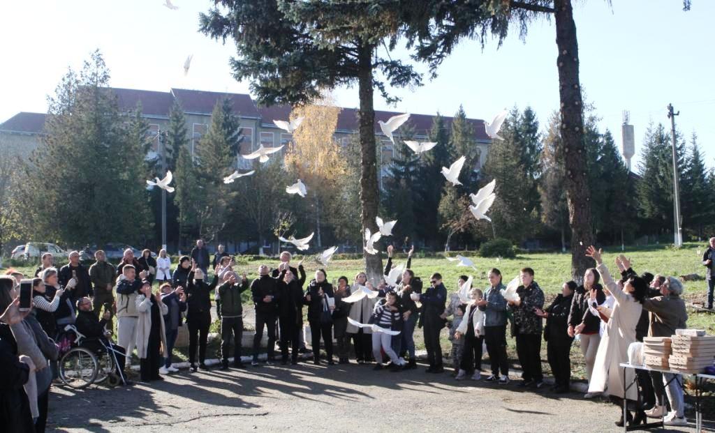 У Тлумачі висадили дубовий гай у пам'ять про полеглих захисників 2