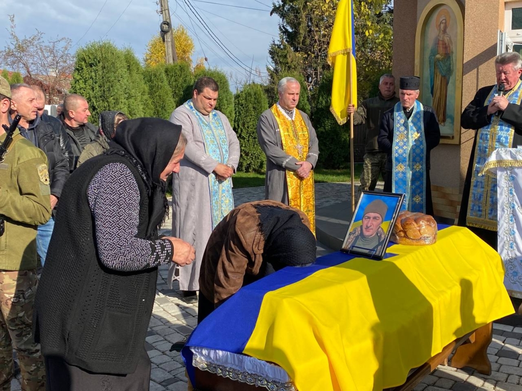 У Городенці зустріли поховальний кортеж військового Ярослава Гарасимчука 1