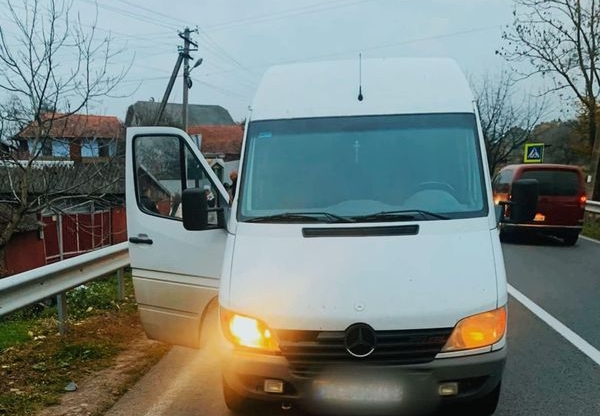 На Коломийщині водій буса збив 10-річну дівчинку