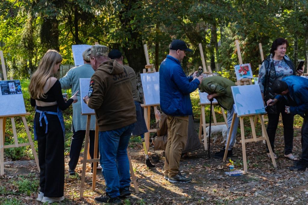 Арт-терапія в центрі Тепло крилатої душі