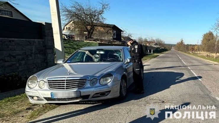 На Львівщині водій "Мерседеса" збив прикарпатця - потерпілий у лікарні