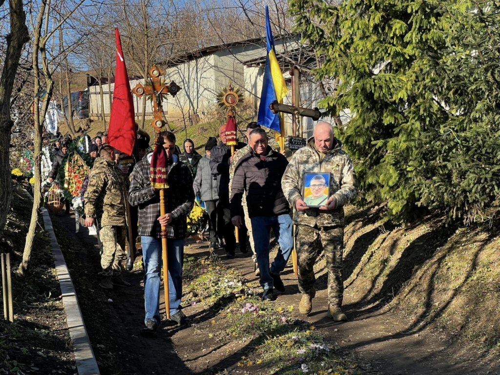 У Семенівці поховали захисника Олега Бойка