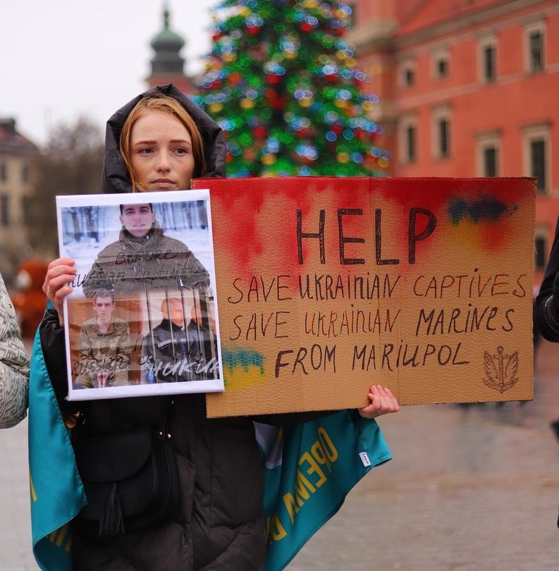 Чекала понад два роки: на Франківщині одружився звільнений з полону морпіх Владислав Стрюков 1